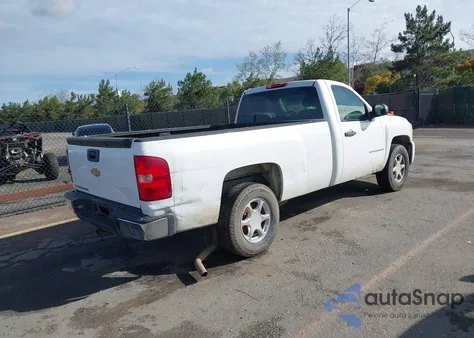 2007 Chevrolet Silverado 1500 Work Truck z USA, uszkodzony, nr VIN 1GCEC14C57Z646020